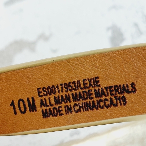 Sofft Metallic Gold Women's Sandals - Picture 10 of 11